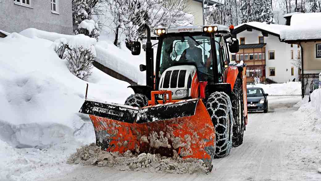 UTV Snow plowing-1